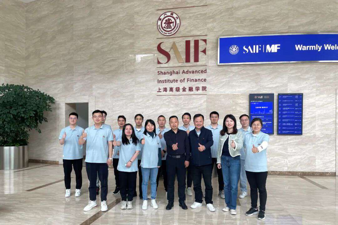 上海高金与上海翰章老师们合影留念